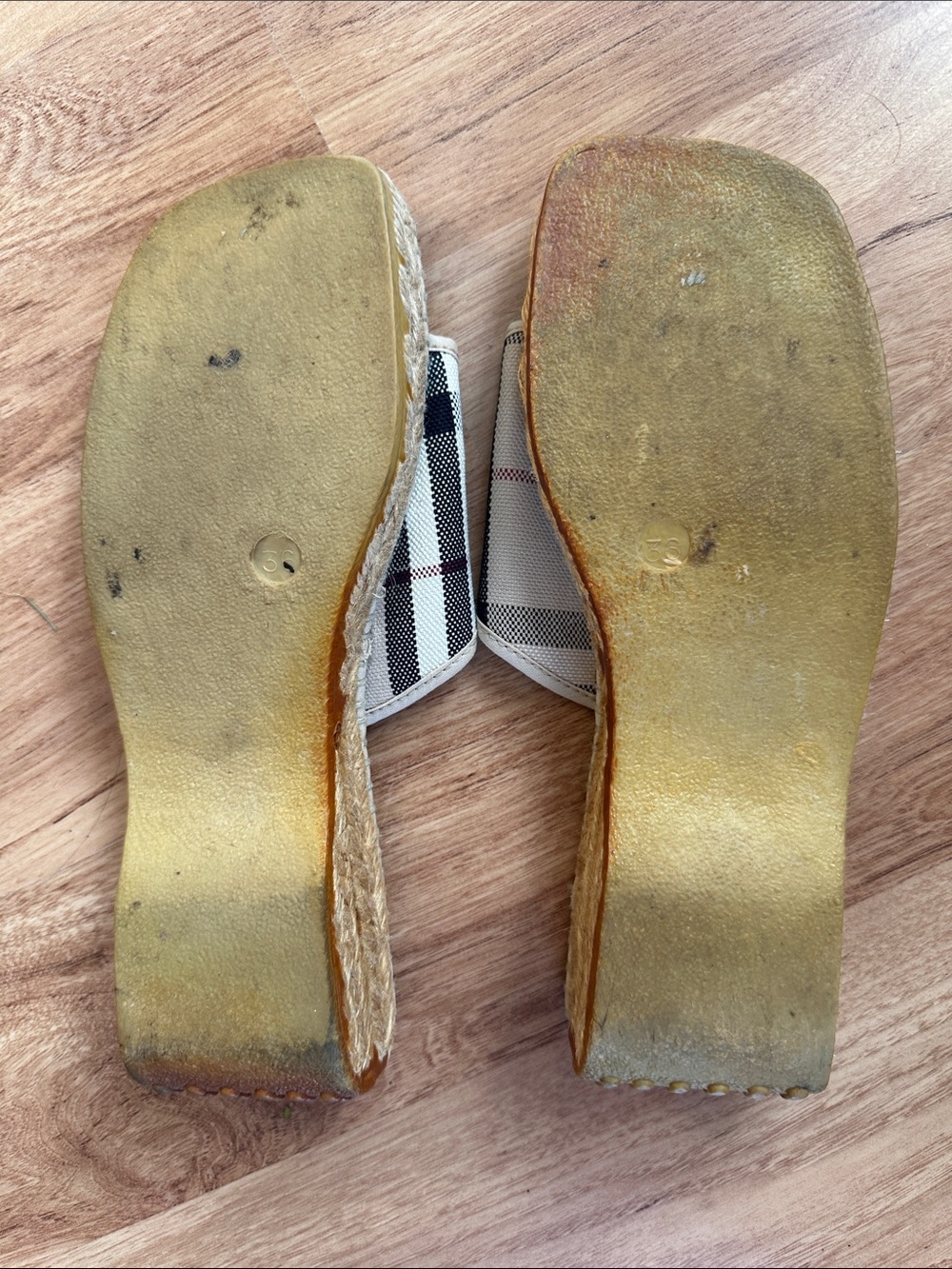 Burberry slide on dress flats - Picture 3 of 5